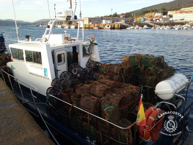 Nasas incautadas por el servicio de Gardacostas de Galicia