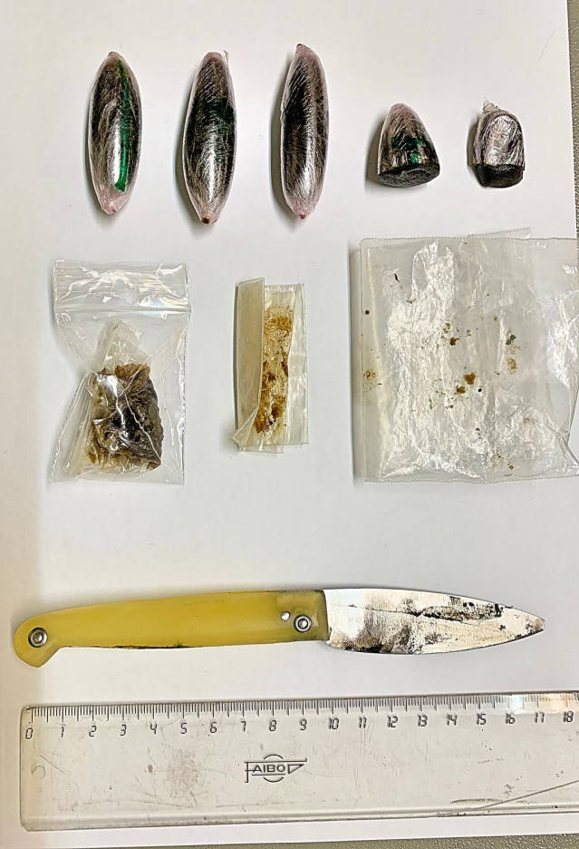 Detenido un joven por tráfico de drogas con varias dosis cerca del centro de salud de Carral (A Coruña).