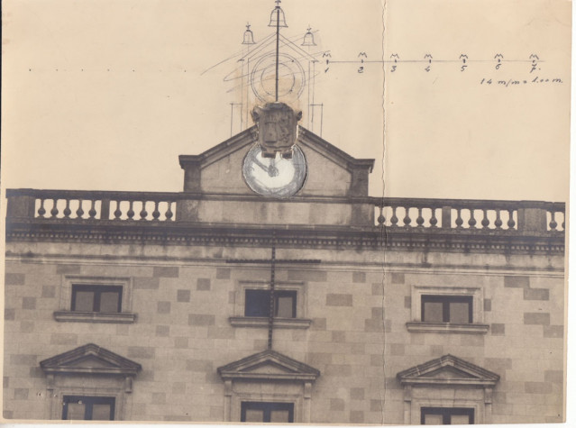 Montaje sobre reloj antiguo de Cáceres