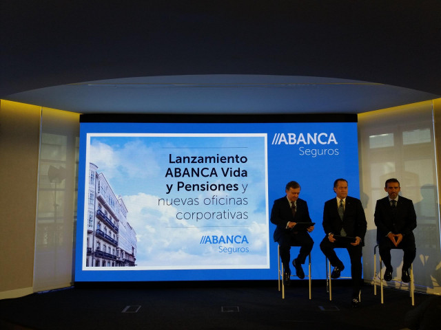 El presidente de Abanca, Juan Carlos Escotet; el consejero delegado, Francisco Botas, y el director general de Abanca Seguros, Álvaro García, presentan Abanca Vida y Pensiones