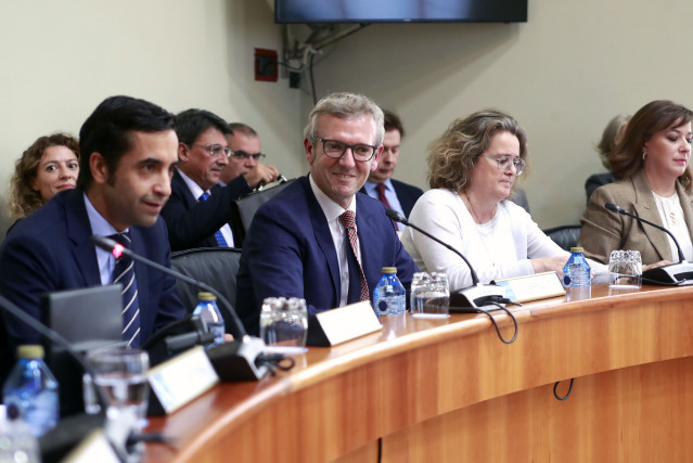 El vicepresidente de la Xunta, Alfonso Rueda, en el Parlamento