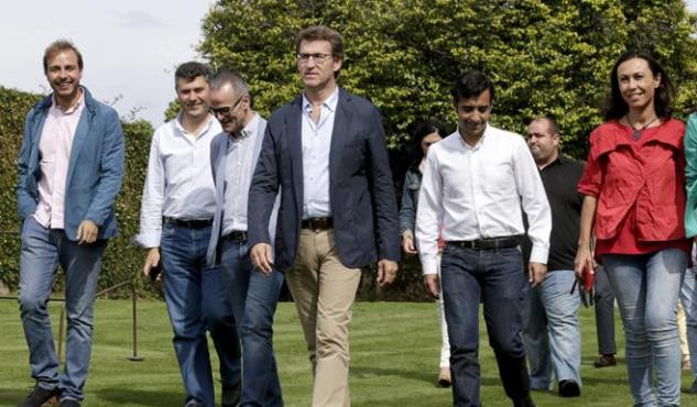 Feijóo avanza un orzamento con rebaixas fiscais e bonos para gardaría ou coidador