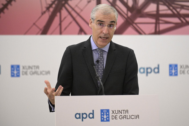 El conselleiro de Economía e Industria, Francisco Conde, en un foro sobre industria