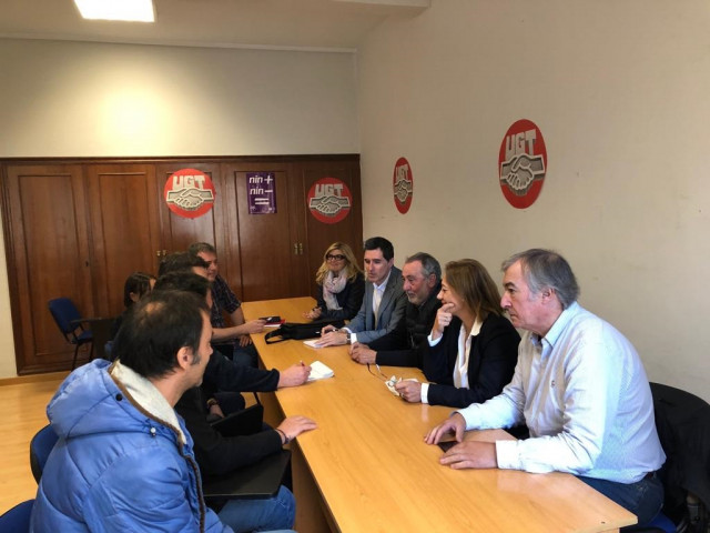 Los candidatos al Congreso y al Senado Pablo Arangüena y Obdulia Taboadela se reúnen con representantes de UGT