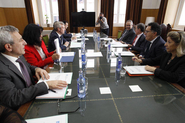 El conselleiro de Xustiza, Alfonso Rueda, asiste a la Comisión Mixta de Xustiza