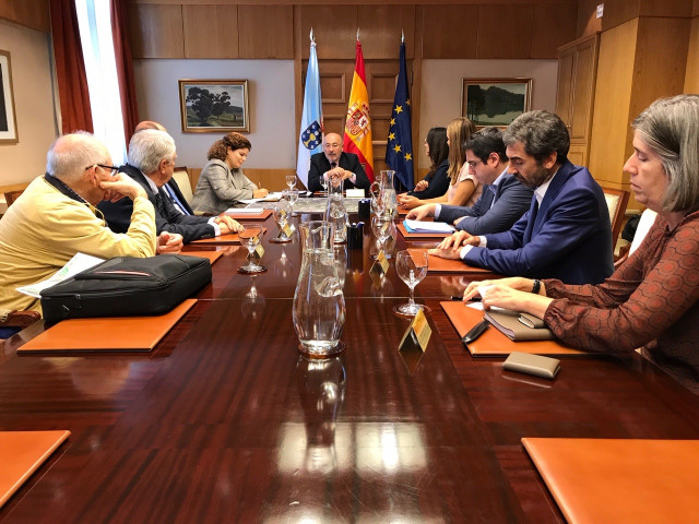 El delegado del Gobierno, Javier Lsoada, se reúne con empresarios para abordar el proyecto de la Cuarta Ronda