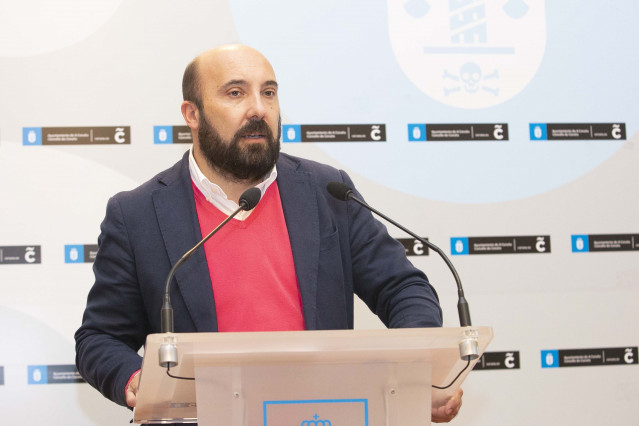 El portavoz municipal, José Manuel Lage, en rueda de prensa sobre las ordenanzas fiscales