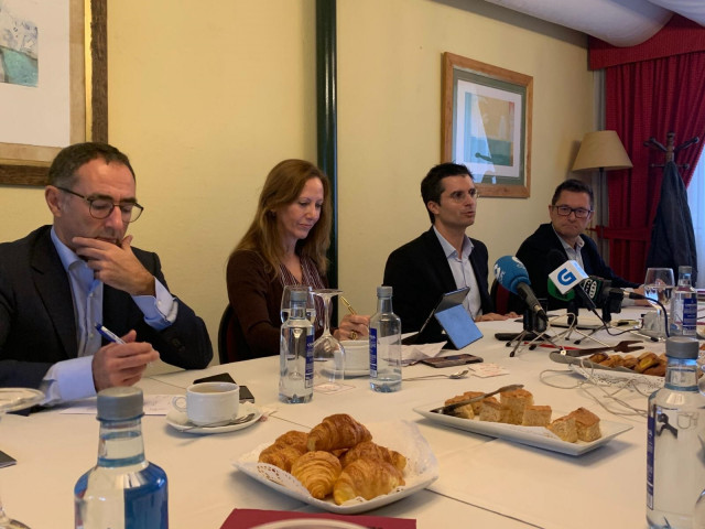 Desayuno informativo del PP de Santiago