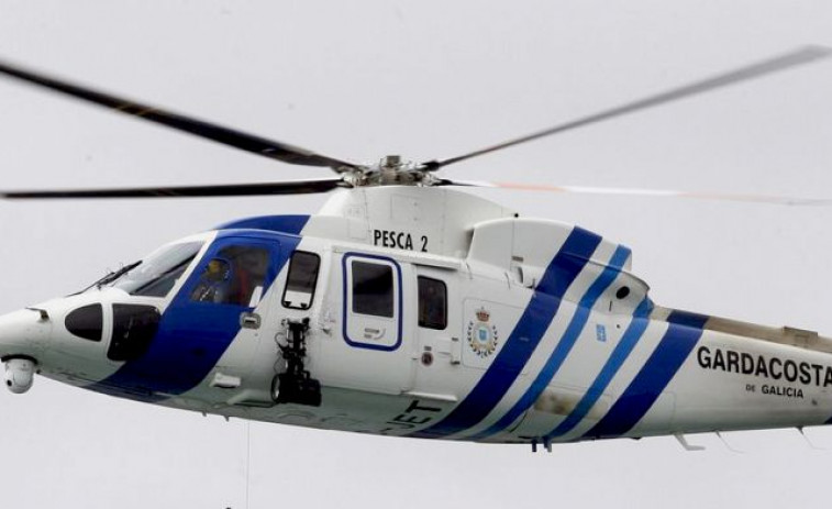​Galicia lleva una semana con un helicóptero de guardacostas inoperativo mientras se activa el aviso amarillo en la costa