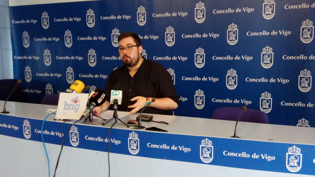 Foto de Xabier P. Igrexas en una rueda de prensa.