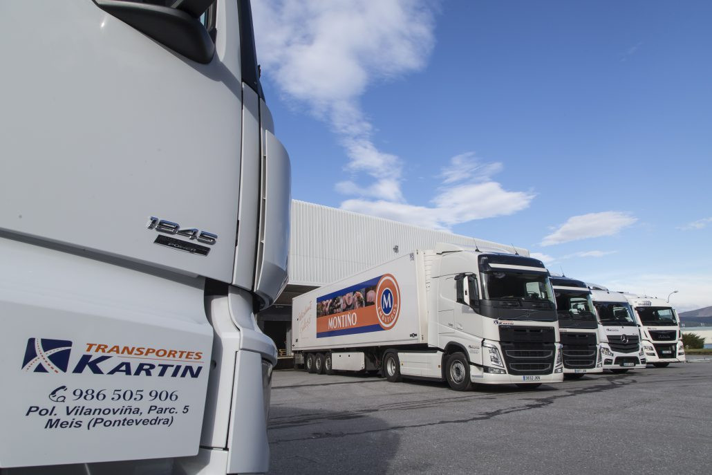 Flota de Camiones Vilanovinu0303a 1030x687 Transportes Kartin