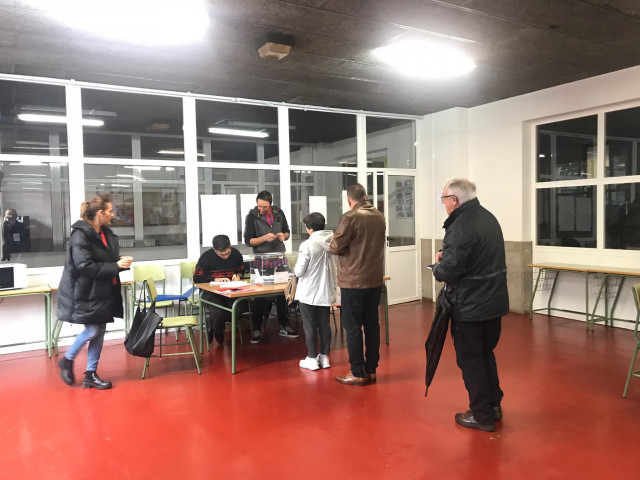 Mesas electorales en Galicia y votantes en las elecciones generales del 10 de noviembre de 2019