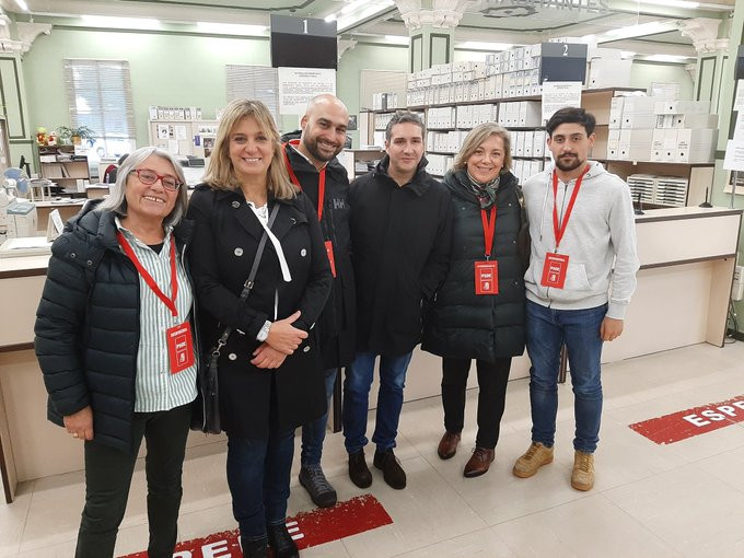 Ana Prieto, cabeza de lista lucense, con interventores del PSOE de Lugo