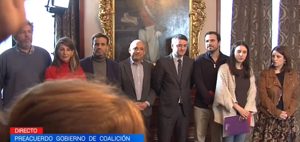 Yolanda diaz en la firma del acuerdo