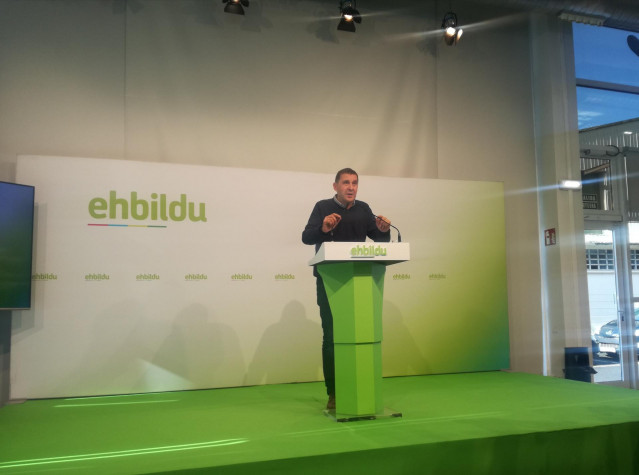 El coordinador de EH Bildu, Arnaldo Otegi, valora en San Sebastián el presacuerdo PSOE-Unidas Podemos