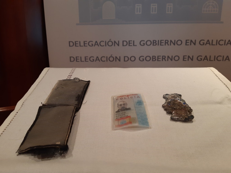 El océano devuelve siete años después la placa de un policía que murió rescatando a un joven en A Coruña