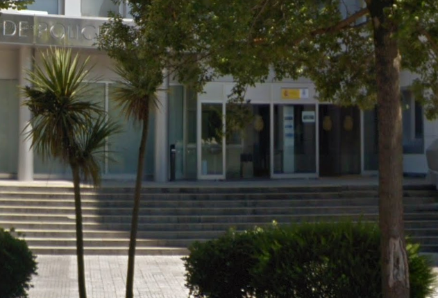 Jefatura de Policu00eda Nacional de Galicia en los Jardines de Mu00e9ndez Nuu00f1ez de A Coruu00f1a en una imagen de Google Street View