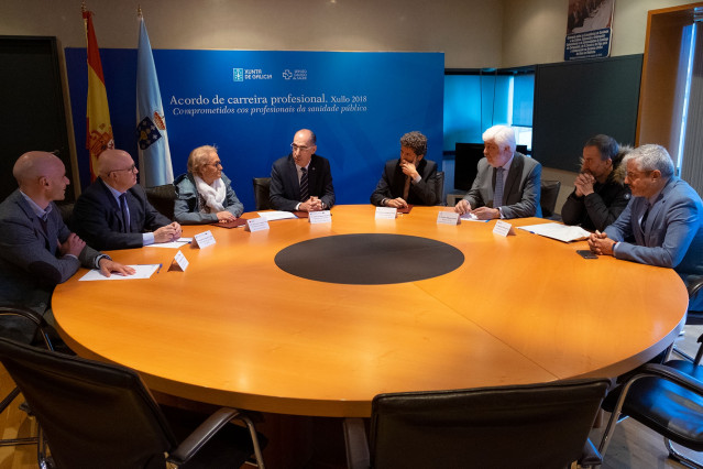 El 061 firma un acuerdo para trabajarg con Cruz Roja y la Sociedad Española de Cardiología para difundir las técnicas de reanimación cardiopulmonar.