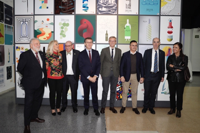 Entrega de premio de la 14 bienal internacional de cartelismo Terras Gauda