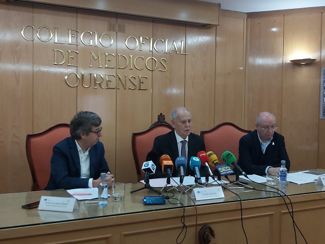 Firma del acuerdo entre la Fiscalía y el Colegio de Médicos de Ourense para evitar agresiones a facultativos