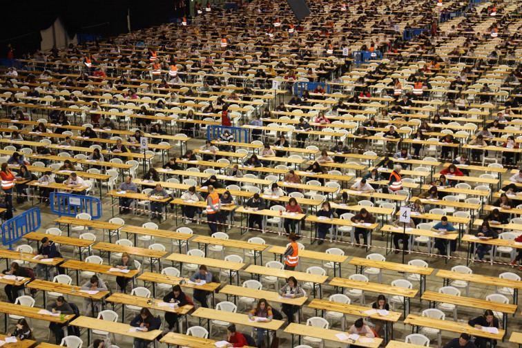 ​Los titubeos de la Xunta contribuyeron a los “problemas de concentración y estrés” de los opositores de Educación