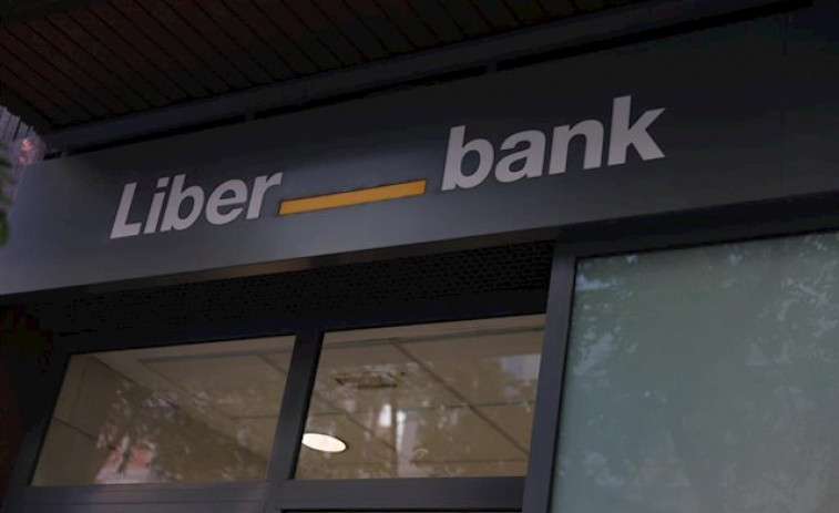 Santander abre de nuevo la veda por Liberbank y dice que Abanca también está interesada