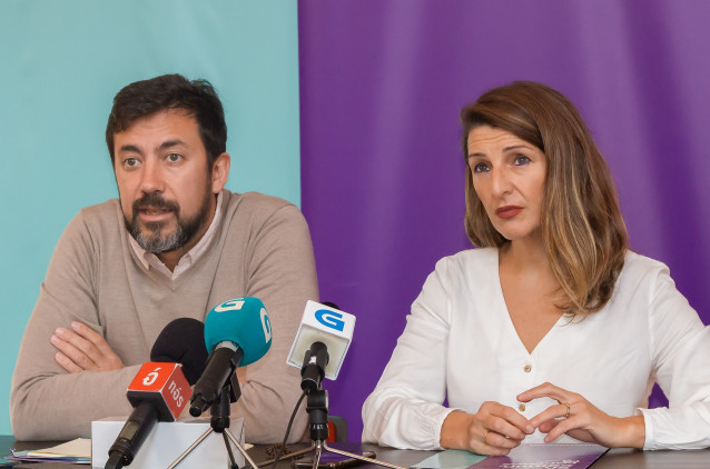 Los diputados de En Común Antón Gómez-Reino y Yolanda Díaz