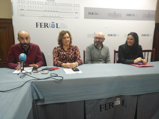 Presentación de una propuesta artística en el Ayuntamiento de Ferrol.