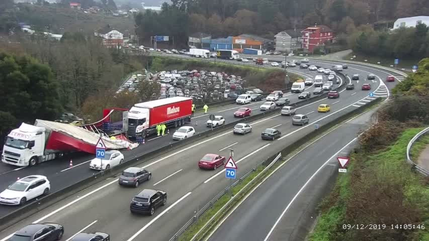Retenciu00f3n en el punto km 12 de la A55 sentido pontevedra en una imagen de la DGT de las dos y cinco minutos