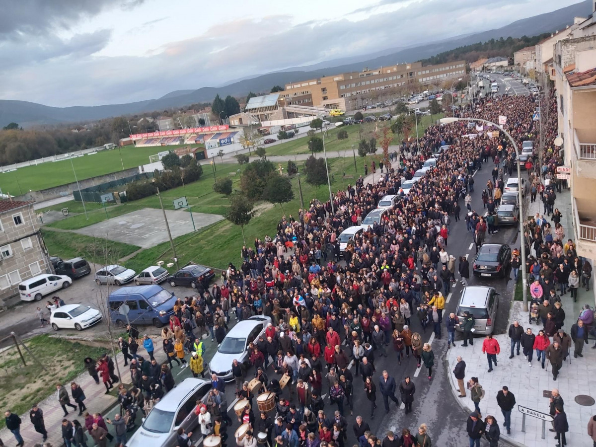 Manifestación en contra del cierre del paritorio en el Hospital comarcal de Verín