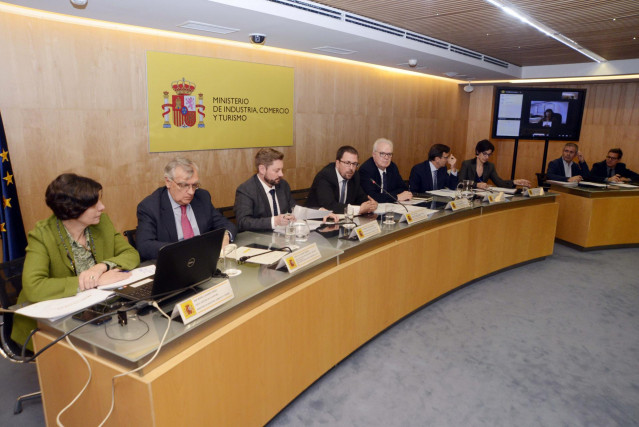 El secretario general de Industria y de la Pyme, Raül Blanco, en una reunión de la comisión sectorial de Industria y de la Pyme