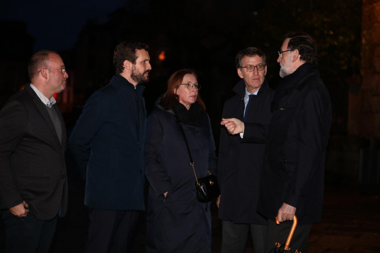 Feijóo, Casado y Marlaska arropan a Rajoy en el funeral por su hermana Mercedes