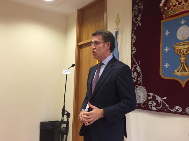 Feijóo comparece en el área de gobierno del Parlamento tras hablar con Pedro Sánchez