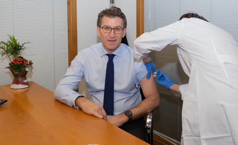 Vacuna de la gripe en Galicia: fechas, grupos a vacunar y tipo de dosis que pondrá el SERGAS