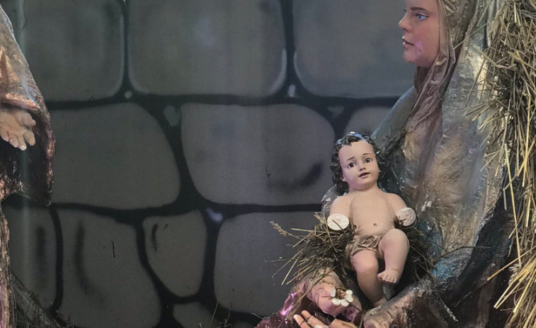 El belén del Niño Jesús con los brazos mutilados en Ourense suscita un aluvión de memes