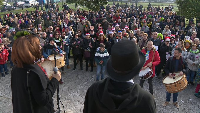 Campanadas reivindicativas en Veru00edn contra el cierre del paritorio en una imagen de la CRTVG