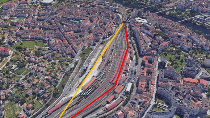Trazado de entrada del AVE en Ourense, en rojo, frente al trazado planeado, en amarillo, que permitu00eda que la ciudad recuperase terreno frente a las vu00edas