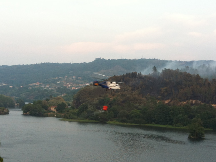 Desactivada a alerta de nivel dous no incendio de Pereiro de Aguiar (Ourense)