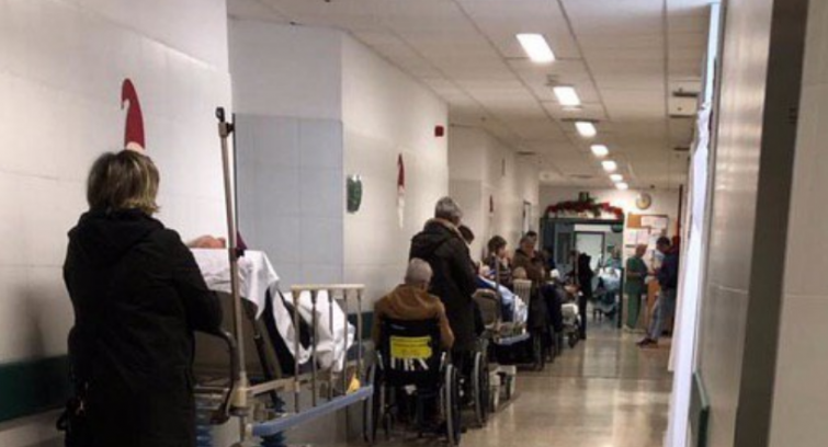 ​Asociación de pacientes denuncia el colapso continuado en el Servicio de Urgencias del CHUS