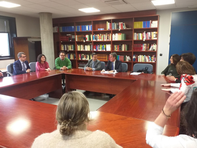 Reunión del presidente del TSXG, José María Gómez y Díaz-Castroverde, con los magistrados de los juzgados de Vigo, en su primera visita a la ciudad tras su nombramiento.