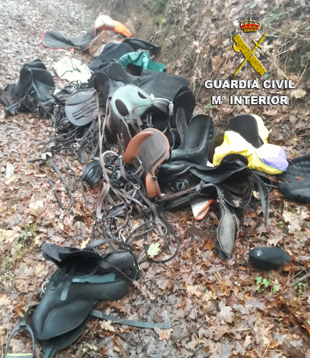 Material hípico robado en un centro de equitación en Mos (Pontevedra).