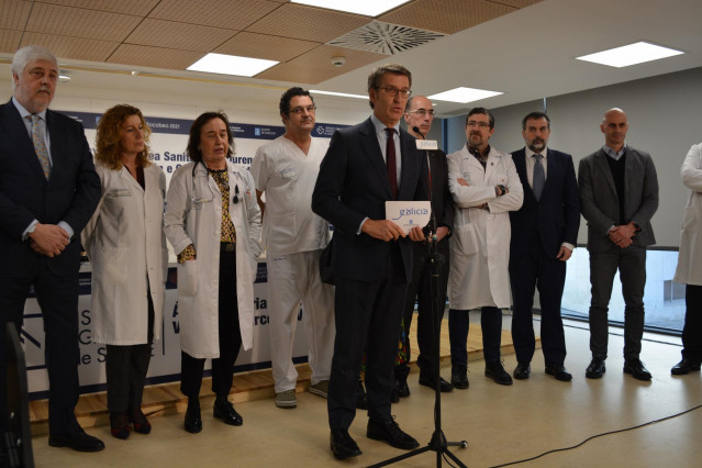 El presidente de la Xunta en el Complexo Hospitalario Universitario de Ourense.