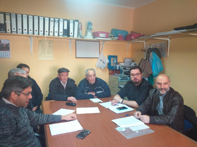Reunión del diputado del BNG, Néstor Rego, con representantes vecinales de Teis (Vigo) y Chapela (Redondela)