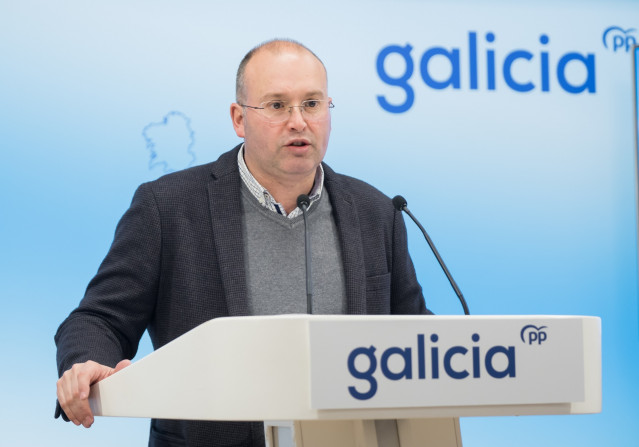 Miguel Tellado, en rueda de prensa en la sede del PPdeG