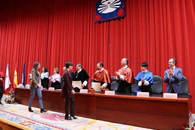 La UDC entrega los premios a estudiantes en el Día de la Universidad