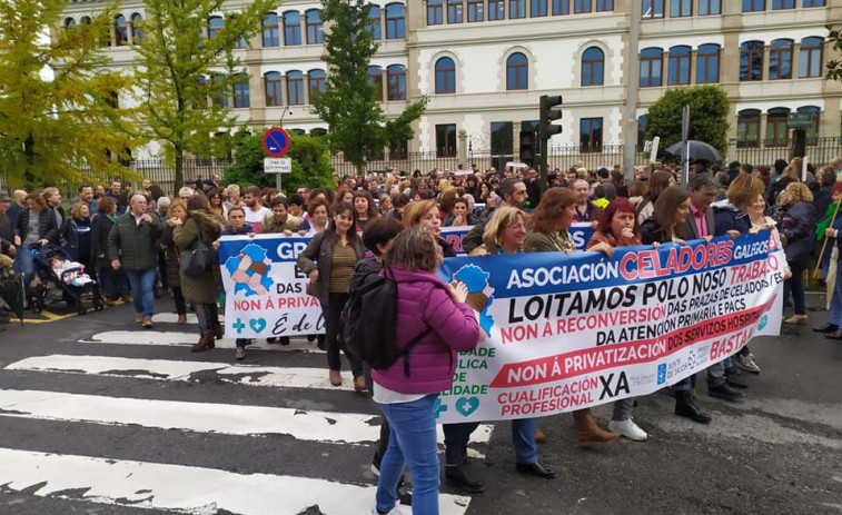 Los celadores gallegos vuelven demandar una reunión con el SERGAS, que sigue eliminando sus puestos de empleo