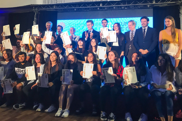 O Presidente Da Xunta, Alberto Núñez Feijóo, Acompañado Polo Secretario Xeral Da Emigración, Antonio Rodríguez Miranda, Participa Nun Acto Coa Colectividade No Centro Gallego De Montevideo (Uruguai).