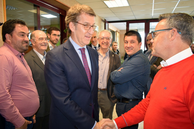 Feijóo participa en Valga en una comida con empresarios