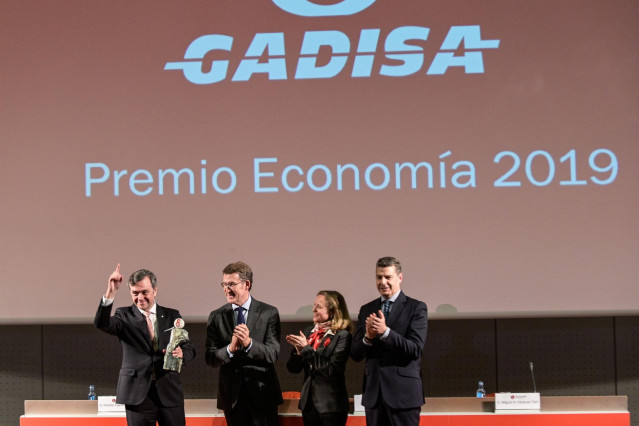 El presidente del Grupo Gadisa, Roberto Tojeiro, recibe el Premio Economía del Consello Galego de Economistas en un acto con la vicepresidenta Nadia Calviño y el presidente de la Xunta, Alberto Núñez Feijóo