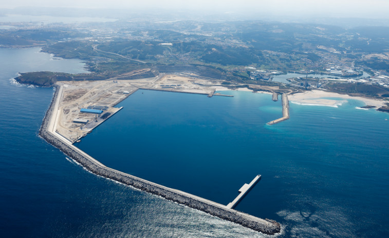 El Puerto de A Coruña afirma que las obras de la Marina cuentan 